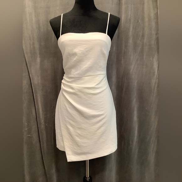 Dresses & Skirts - Elegant White Spaghetti Strap Dress